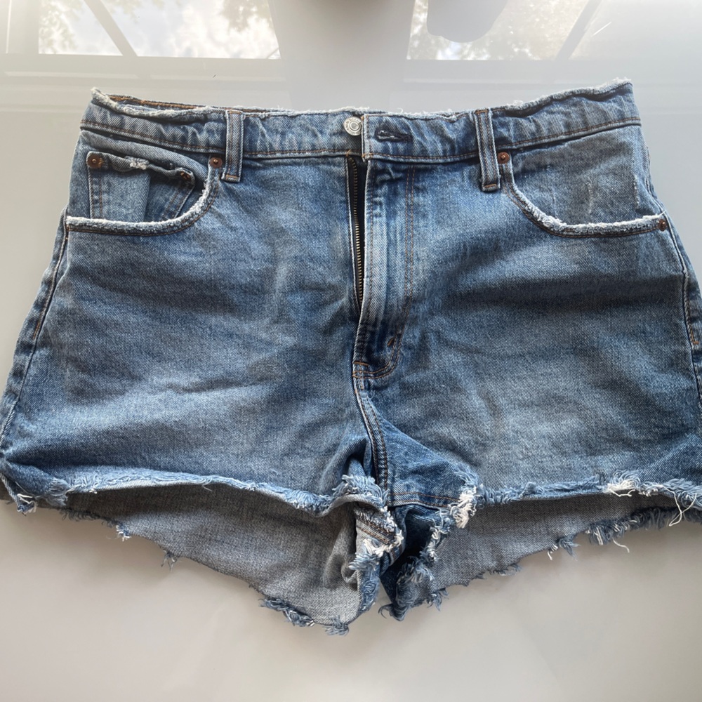 **SOLD** Abercrombie & Fitch Blue Denim Shorts 31/12 (Large)